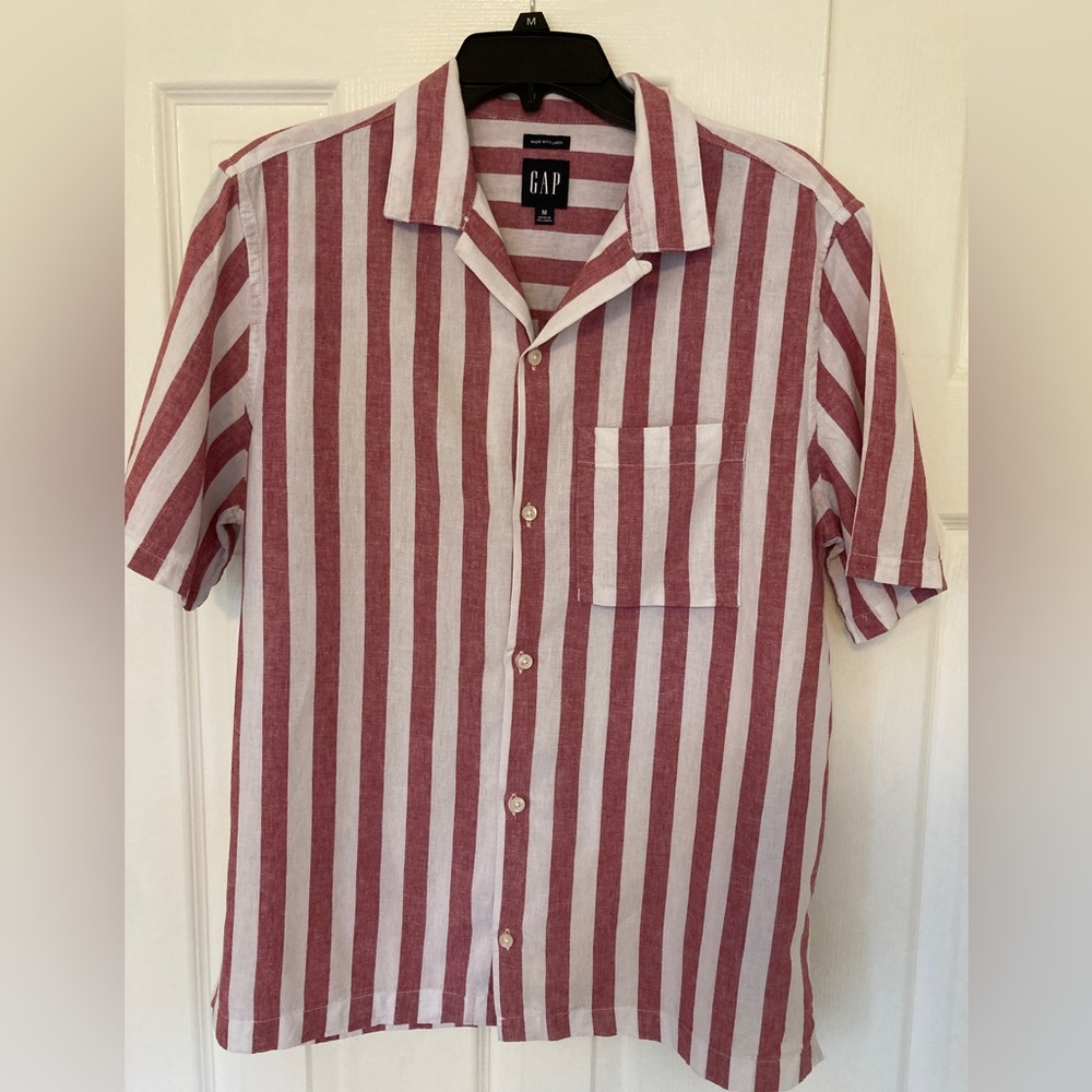 Gap Men’s linen short sleeve button down